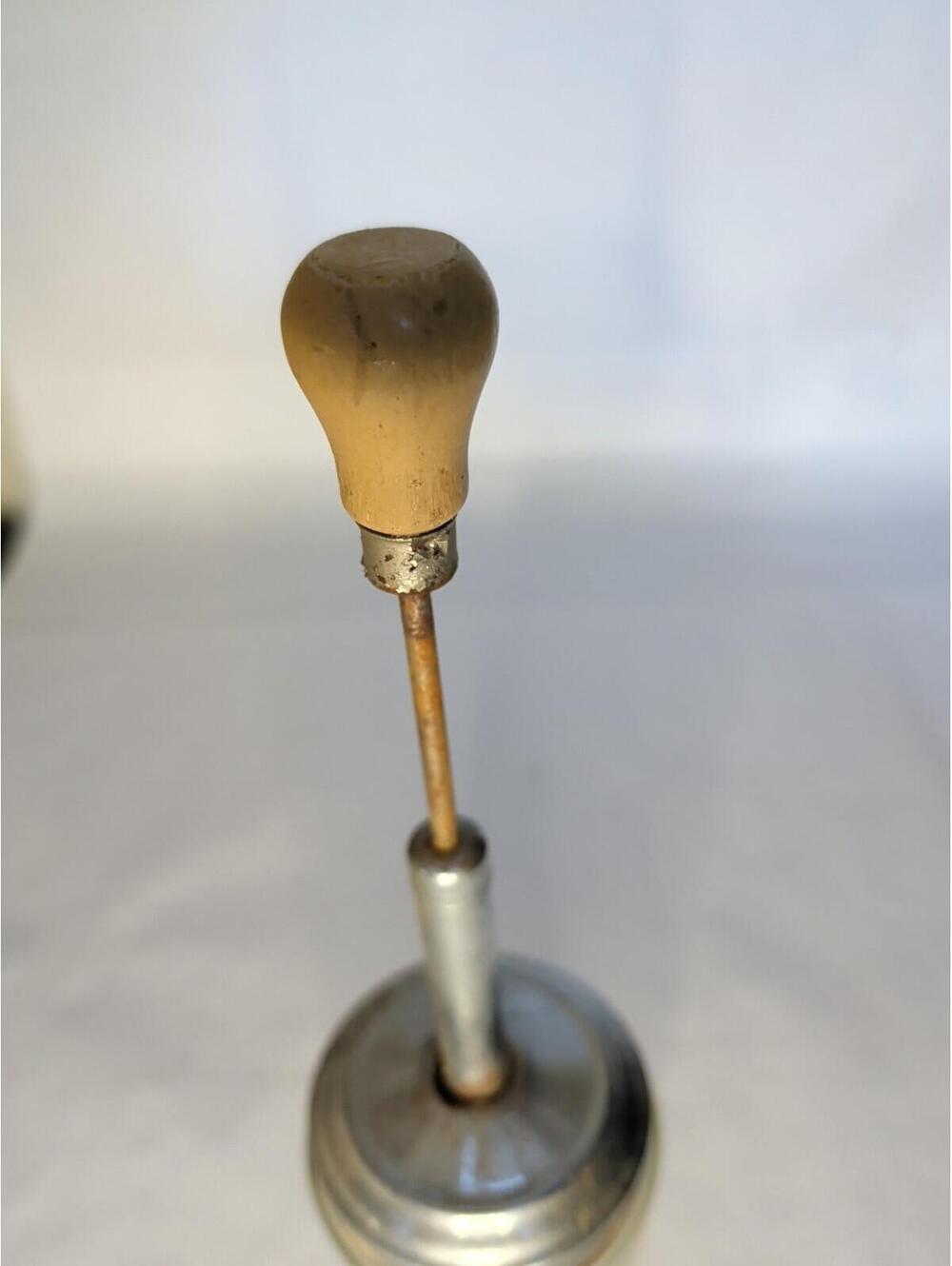 Vtg Acme Food Nut Dicer Chopper Measuring Glass Jar 1 1/2 Cup Brown Handle EUC - Picture 3 of 5